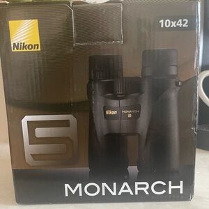 Nikon Monarch 5 10x42 binoculars